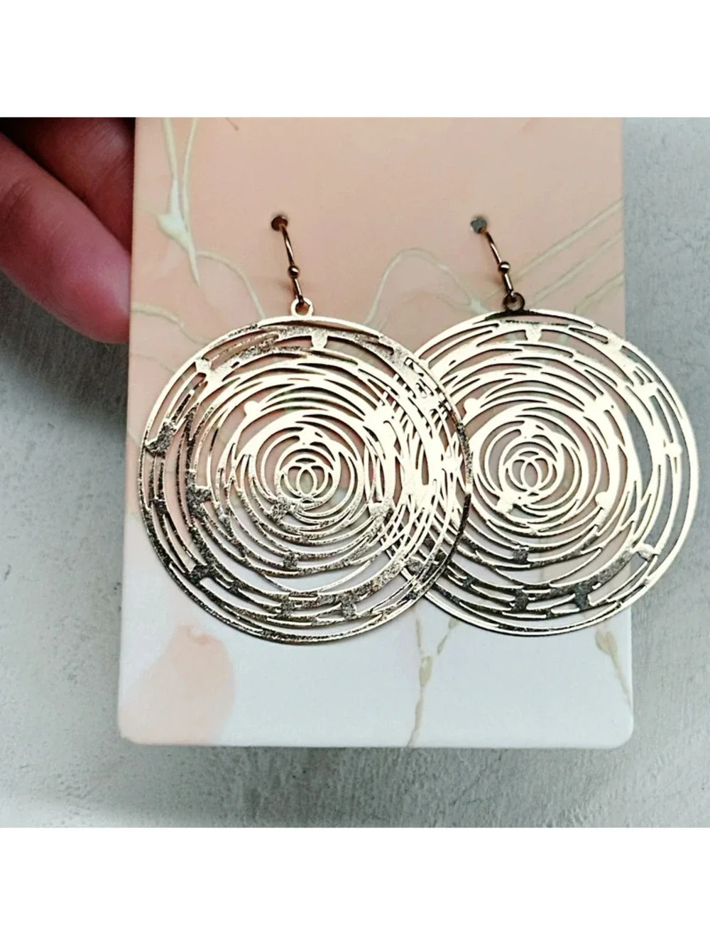 844mc. Goldtone Spiral Earrings